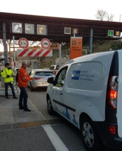 Distribution le 11 février 2020 de flyers contre le projet Fonstante de pollution du lac de Saint Cassien